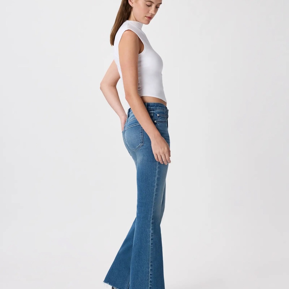 💗 Quince Classic “Luna Stretch Flare Jeans”
29 x 30 Great condition